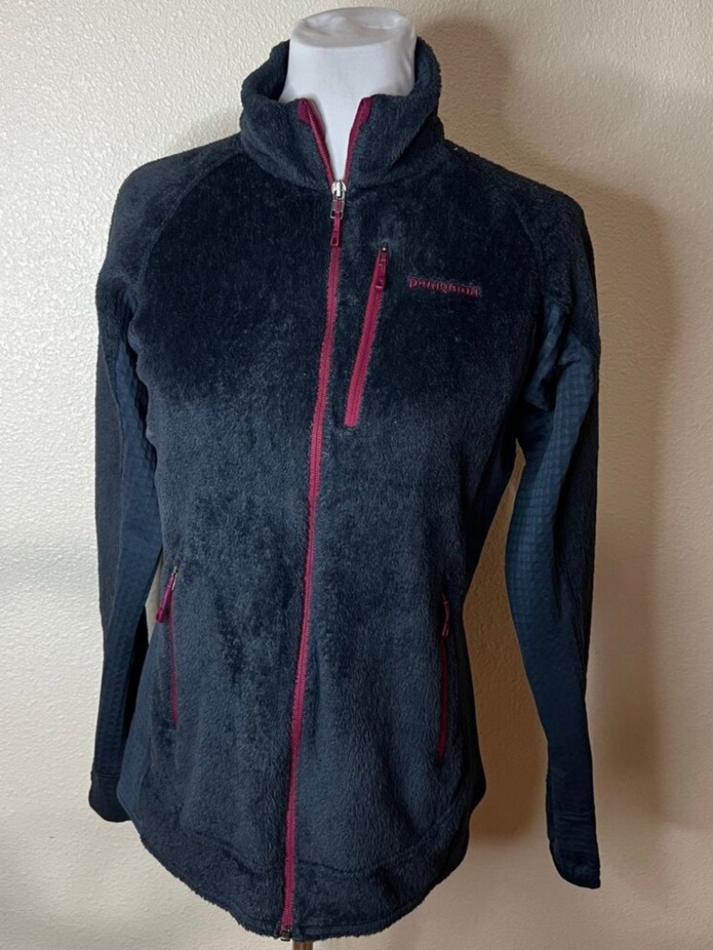 Patagonia navy blue pink R2 full-zip Polartec fleece jacket WOMENS LARGE